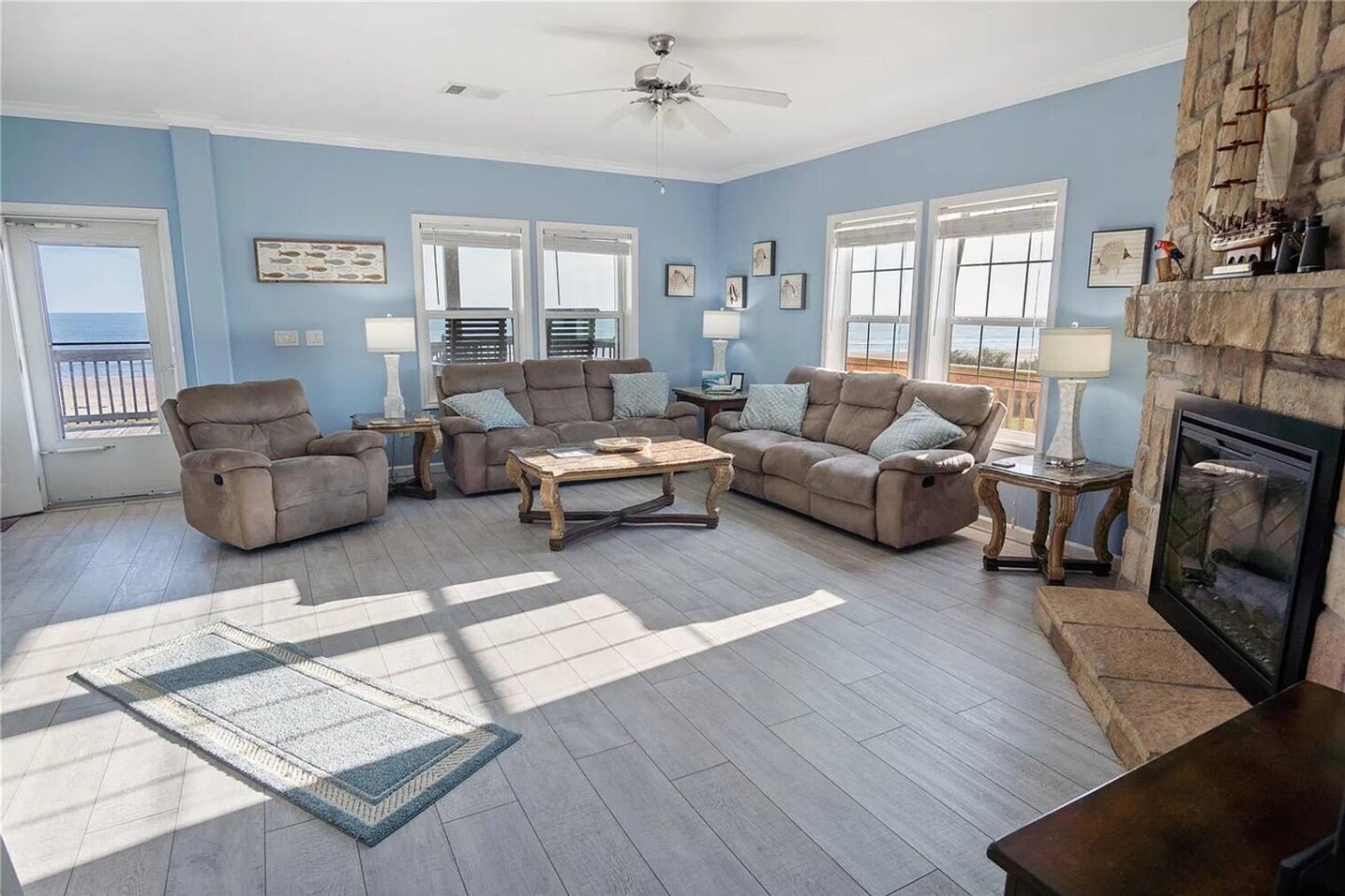 Building Photo - 975 Dolly St