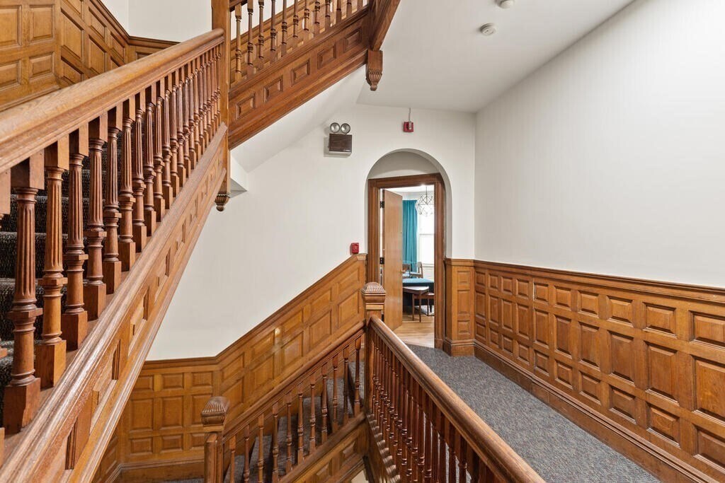 Building Photo - 473 Beacon St