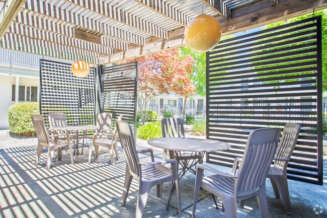 Building Photo - Garden Park Apartments