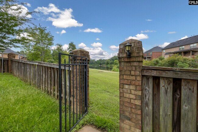 Building Photo - 218 Hilton Village Dr