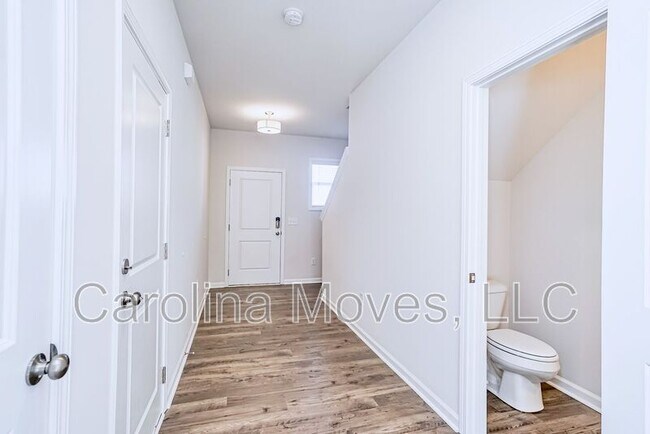Building Photo - 203 Stone Fruit Ct