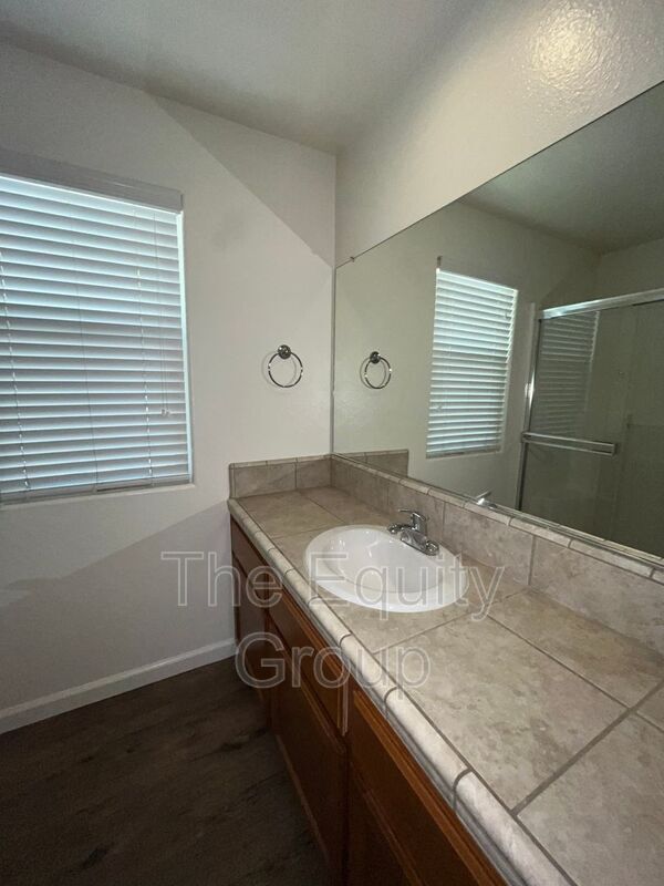 Building Photo - 2232 W Lark Ave