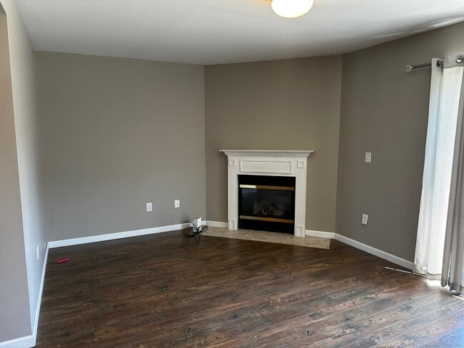 Building Photo - 44 Taft Pointe
