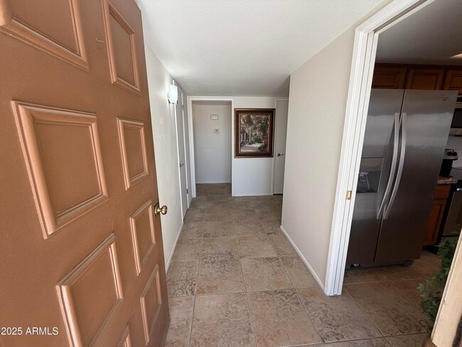 Building Photo - 10416 W Prairie Hills Cir