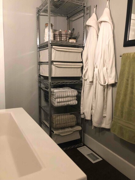 Building Photo - 126 SW 4th St