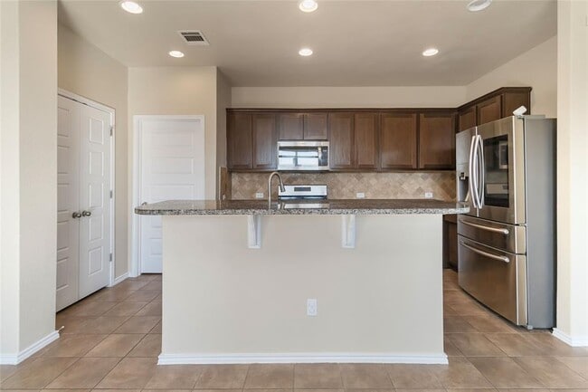 Building Photo - 137 Gray Wolf Dr