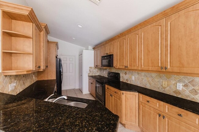 Building Photo - 9841 Las Casas Dr