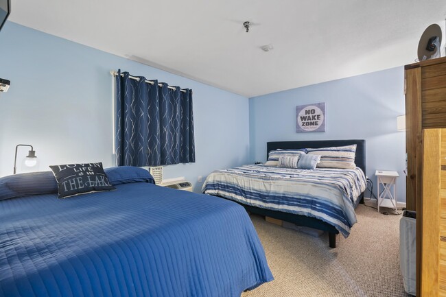 Building Photo - 131 Lake St