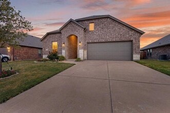 Building Photo - 2804 Cain Dr