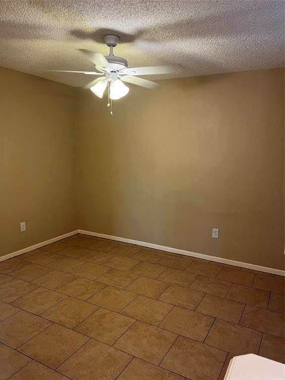 Building Photo - 3919 Fairmont Pkwy