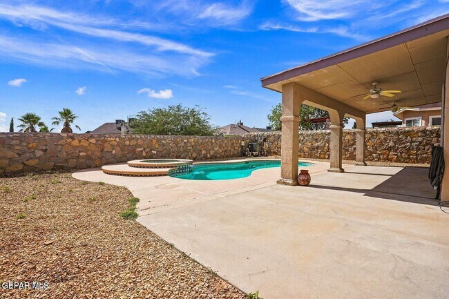 Building Photo - 7037 Luz De Espejo Dr