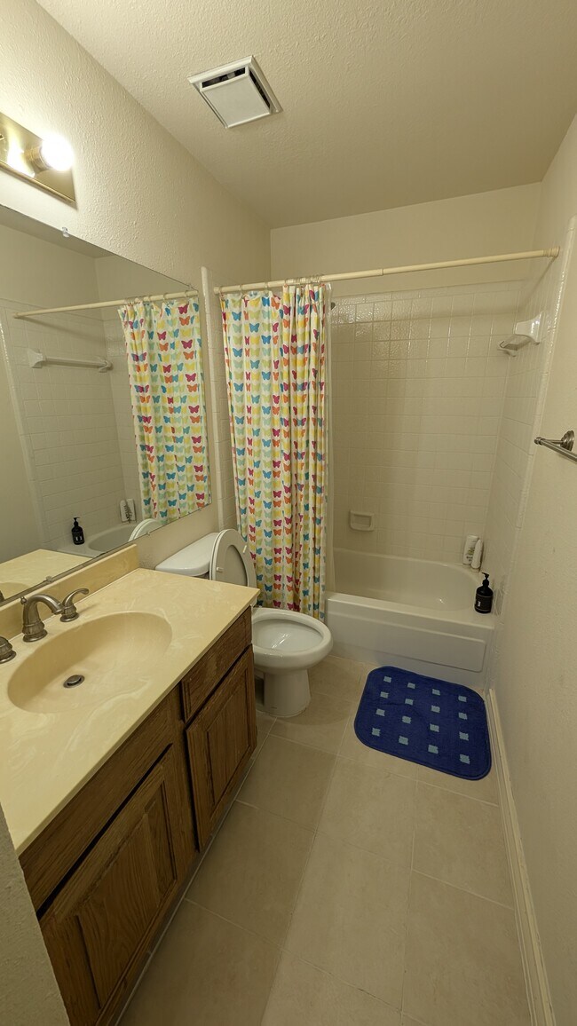 Building Photo - 6220 Bentwood Trl