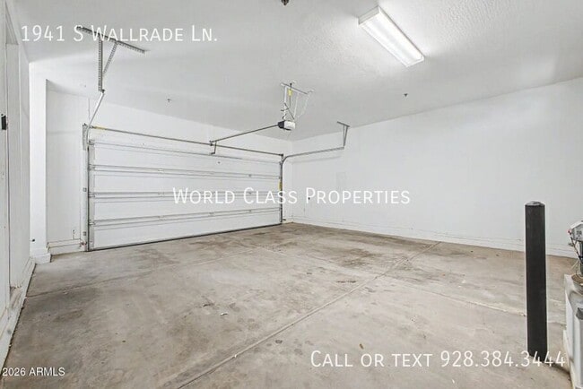 Building Photo - 1941 S Wallrade Ln