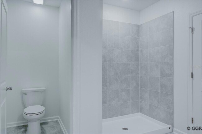 Building Photo - 5005 Worchester Dr