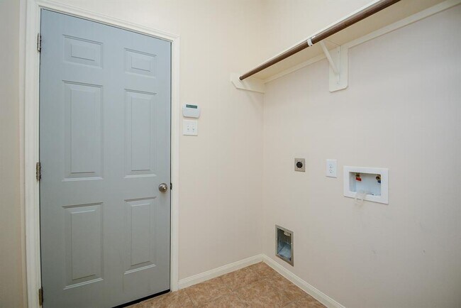 Building Photo - 10030 Arcadian Spgs Ln
