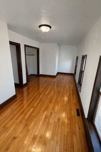 Building Photo - 543 Jackson St