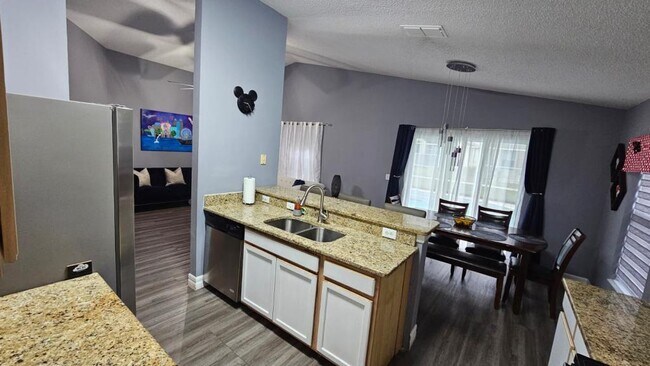 Building Photo - 510 Castlemain Cir