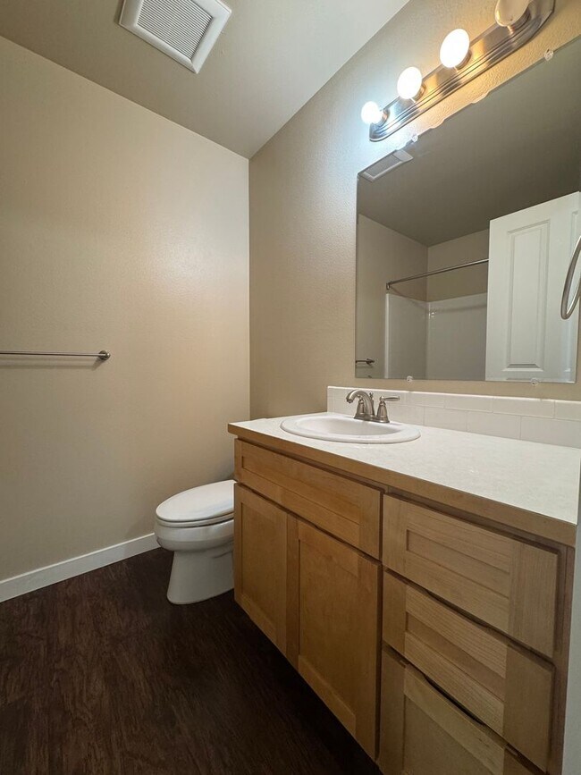 Building Photo - Cambridge Place I - 2239