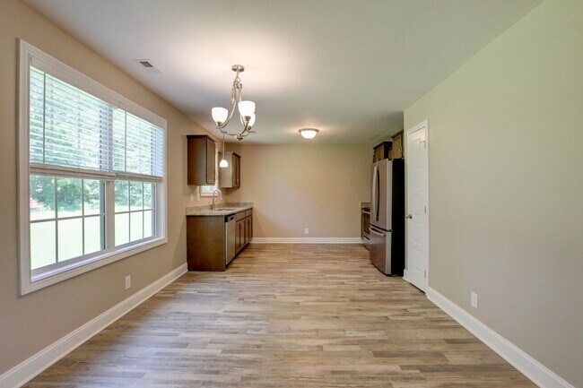 Building Photo - 1121 Cardinal Creek Dr