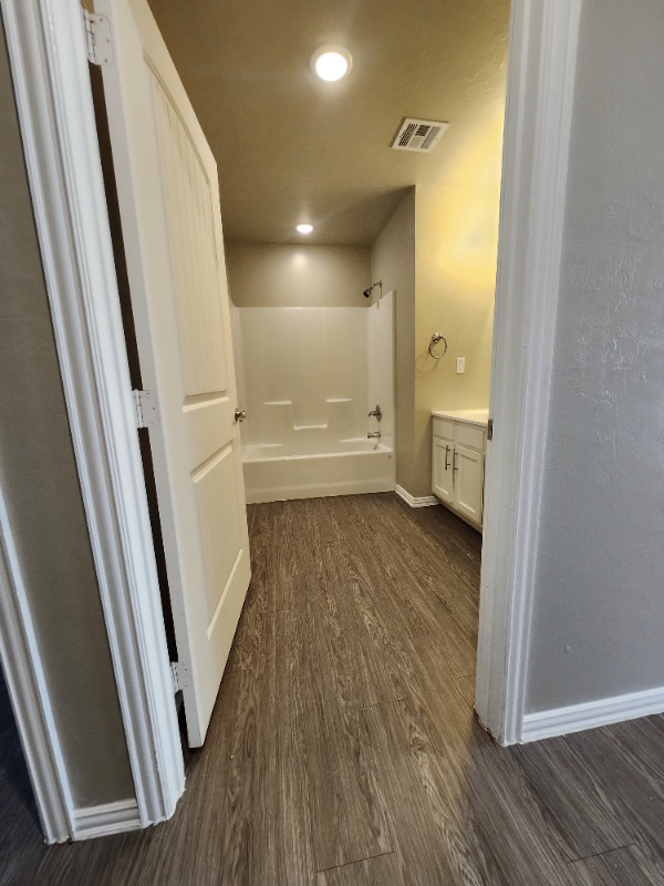 Building Photo - 1533 Doling Ln