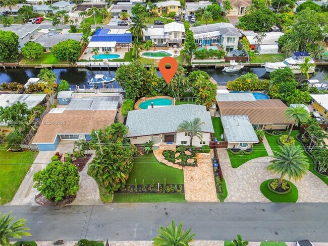 Building Photo - 2530 Okeechobee Ln