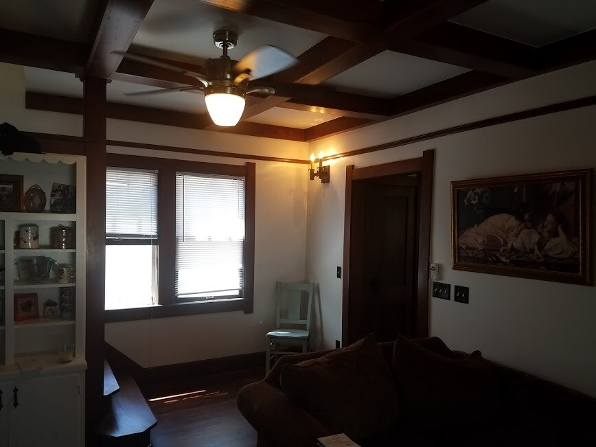 Building Photo - 1801 E 12th St