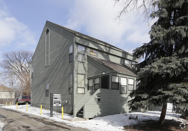Building Photo - Seven Spruce