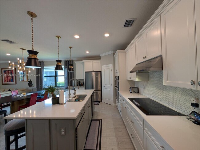 Building Photo - 8226 NW 79th Ave