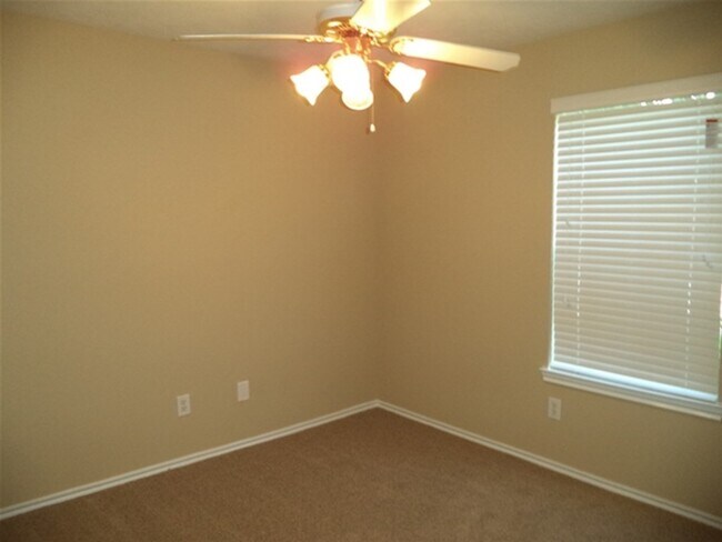 Building Photo - 5214 Flax Bourton St