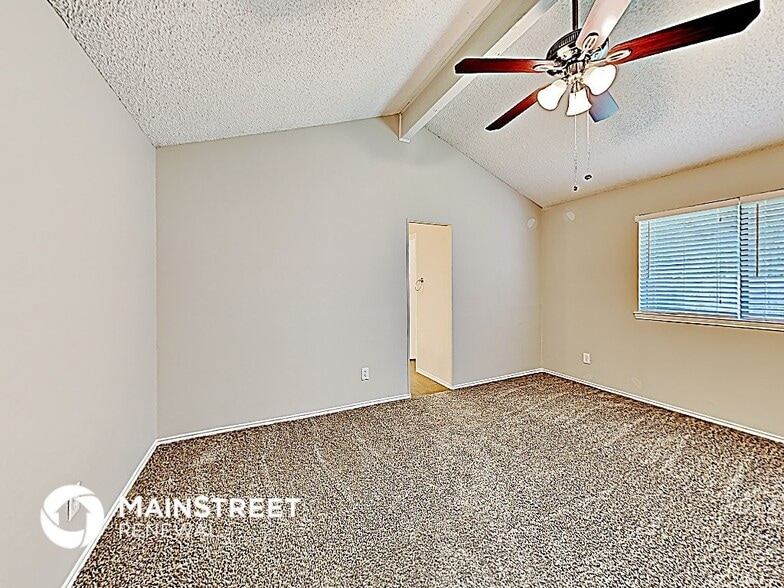 Building Photo - 808 Crystal Creek Ln