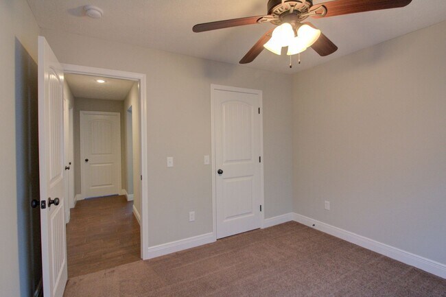 Building Photo - 4 Bedroom Home w/ 3-Car Garage