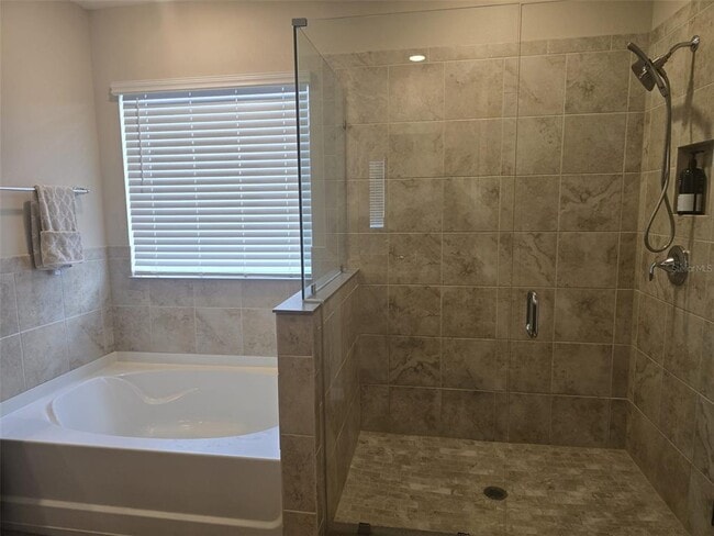 Building Photo - 10912 Honor Rd