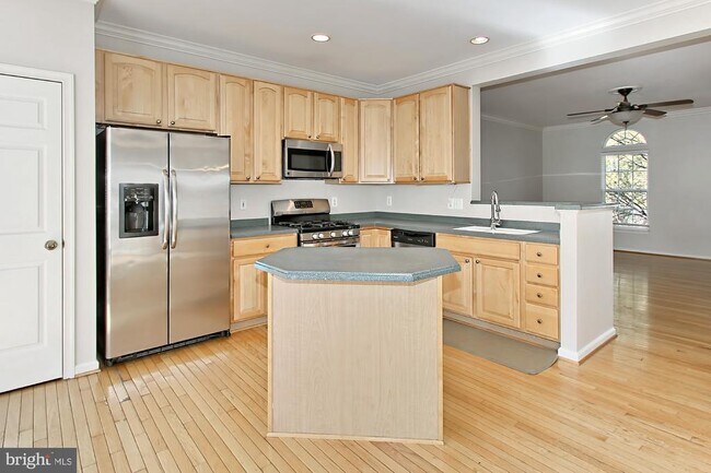 Building Photo - 5054 Grimm Dr