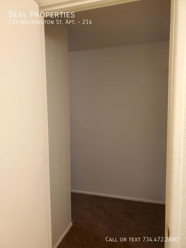 Building Photo - 739 Washington St