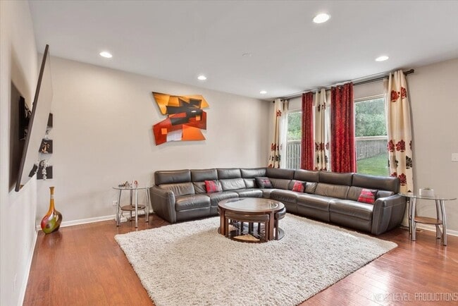 Building Photo - 73 W Illinois Ave