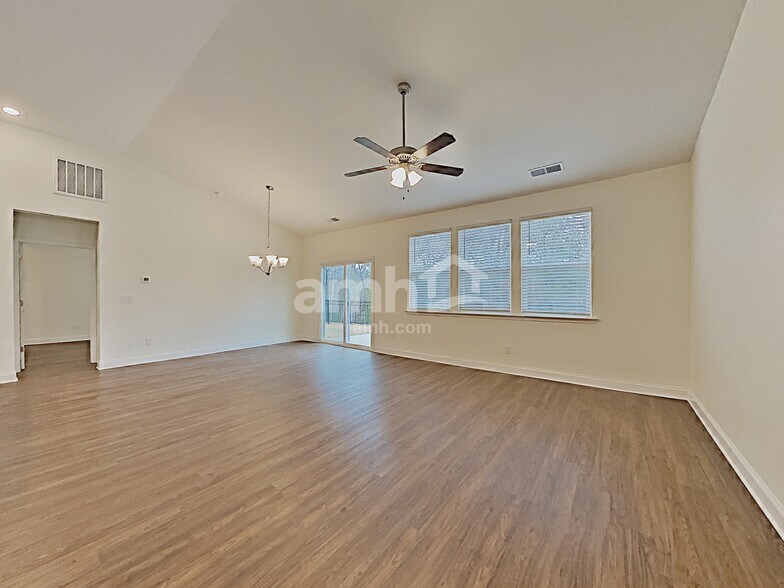 Building Photo - 216 Glenwood Dr