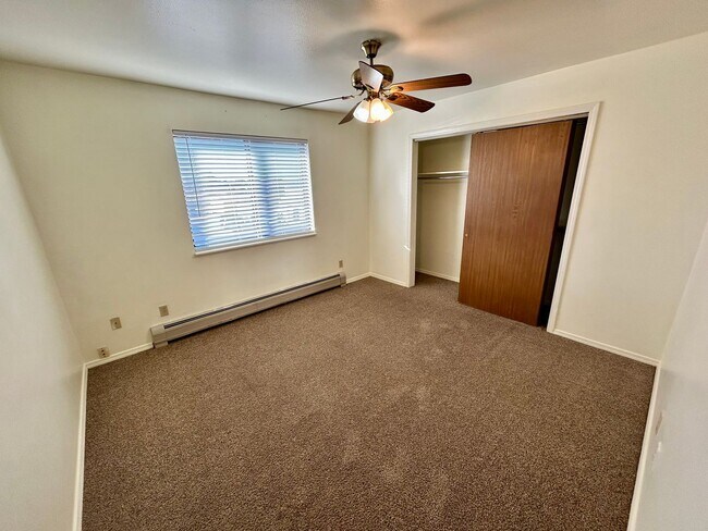 Building Photo - 2 Bedroom / 1 Bath Apartment In Bayfield