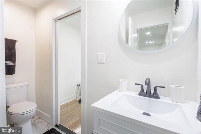 Building Photo - 4702 Meade St NE