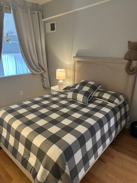 Full-size bed - 96 Old Colony Ave