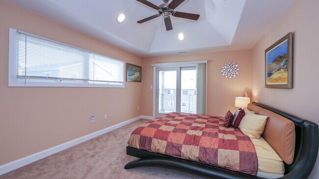 Building Photo - 229 8th St S