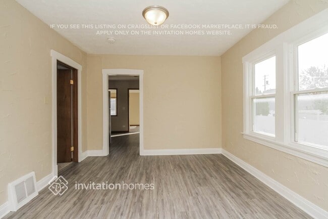 Building Photo - 1102 Lathrop Ave