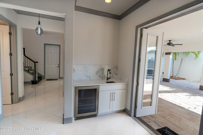 Building Photo - 2453 Rodina Dr