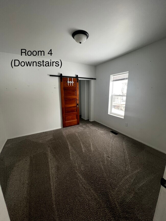 Building Photo - 313 Victoria Ave