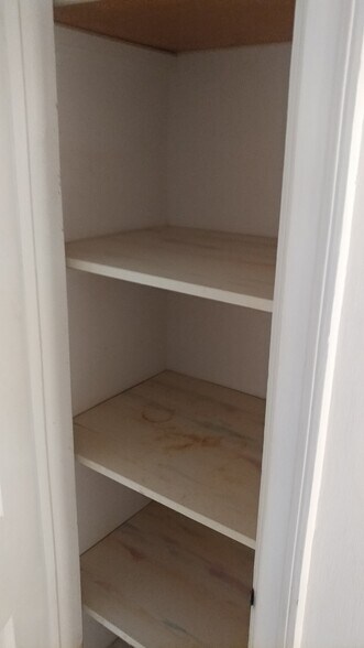 Linen Closet - 6216 W 34th St
