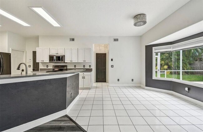 Building Photo - 16003 Ridley Pl