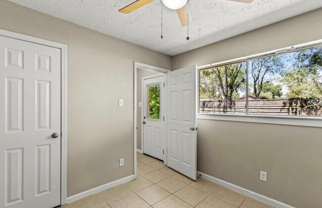 Building Photo - 408 Bay Ridge Dr