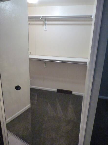 Master walk-in closet - 4871 W 98th Ave