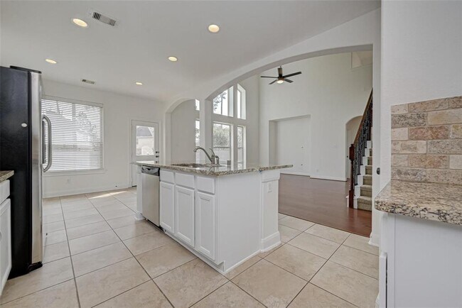 Building Photo - 71 N Rocky Point Cir
