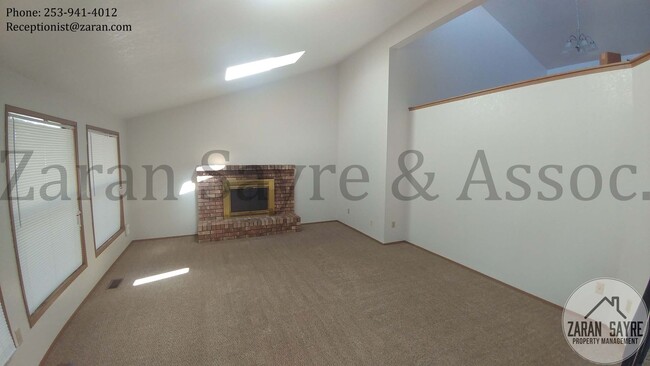 Building Photo - 386 - Beautiful Tri-level Home
