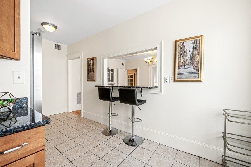 Building Photo - 9 Ivanhoe Rd